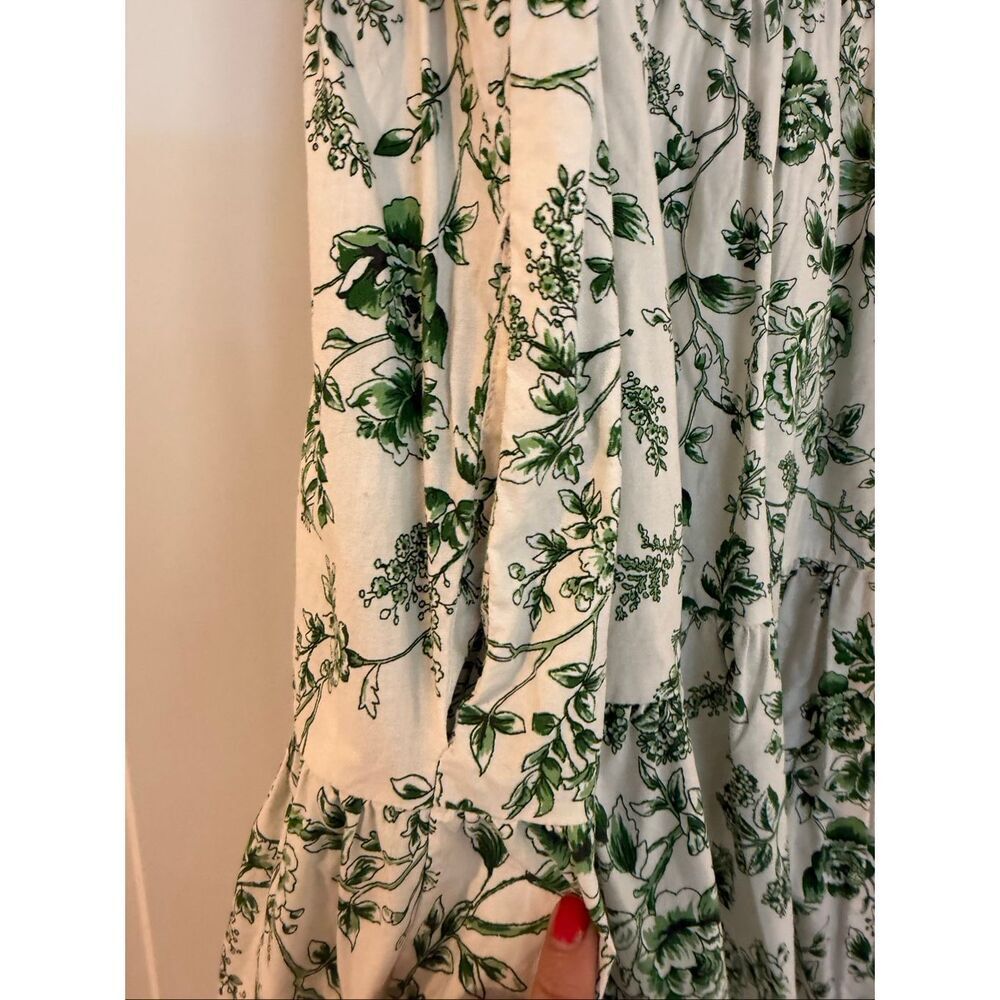Gal Meets Glam Lisa white and green floral tiered dress 4 - Picture 7 of 10